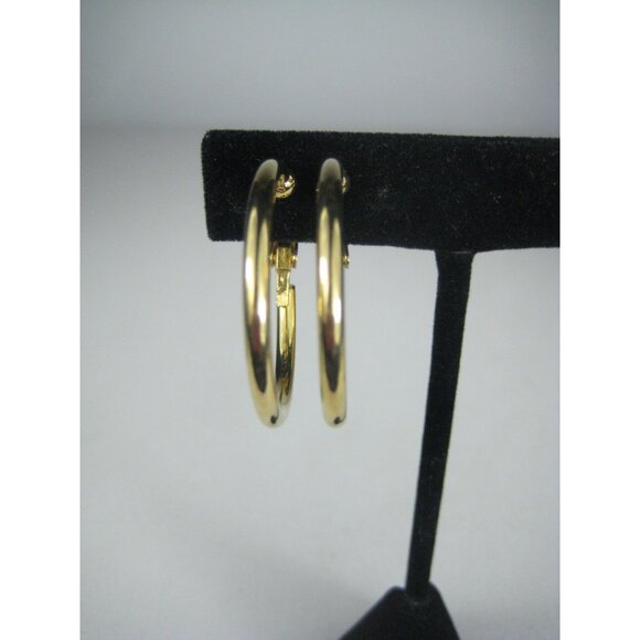 Small Gold Tone Classic Round Hoop Clip On Earrings Hinged - Picture 6 of 7